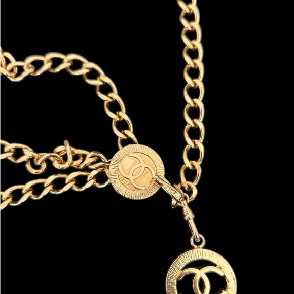 CHANEL Gold VintageTriple Chain Belt - Picture 6 of 10
